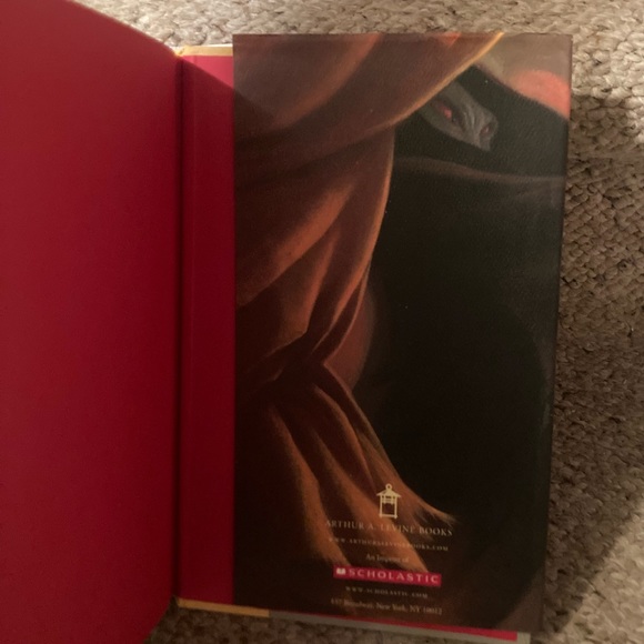 Book: Harry Potter and the Deathly Hallows, First Edition, July 2007 - Picture 6 of 16